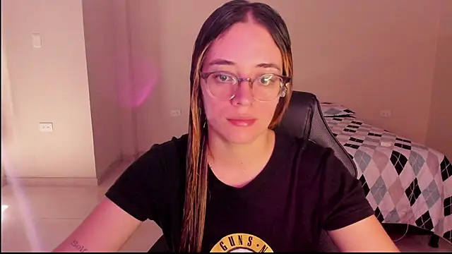 atenas 05  online show from September 9, 2025, 6:28 pm