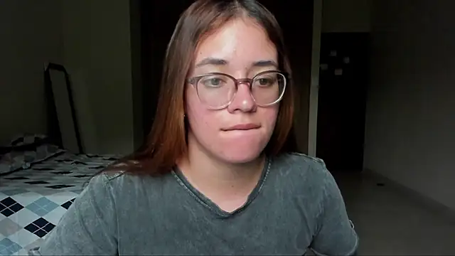 atenas 05  online show from February 11, 2025, 9:56 pm