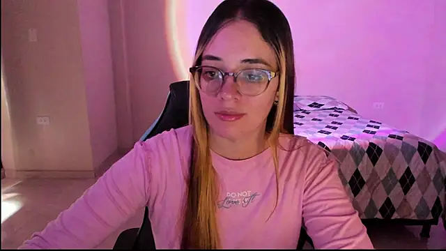 atenas 05  online show from September 8, 2025, 6:18 pm