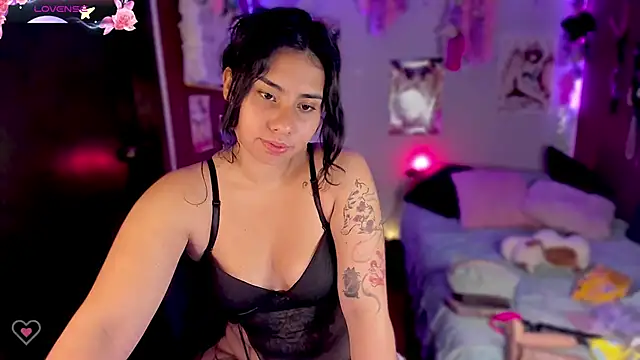 Snapshot of kiki_cavilll chatting on February 15, 2025, 1:21 am kiki cavilll online show from February 15, 2025, 1:21 am