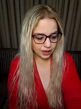 cansuozell online show from March 15, 2026, 6:37 pm