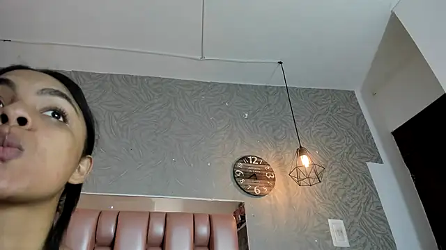 KOURTNEY-- online show from November 14, 2025, 2:04 am