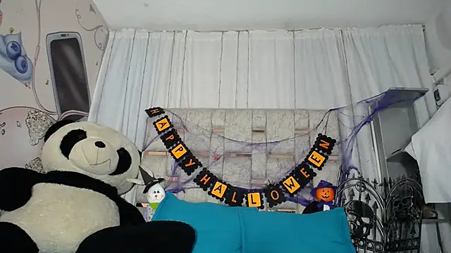 KOURTNEY-- online show from October 26, 2025, 1:50 am