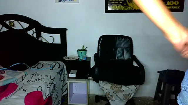 Snapshot of alexxa_Rooa chatting on November 18, 2025, 1:43 am alexxa Rooa online show from November 18, 2025, 1:43 am