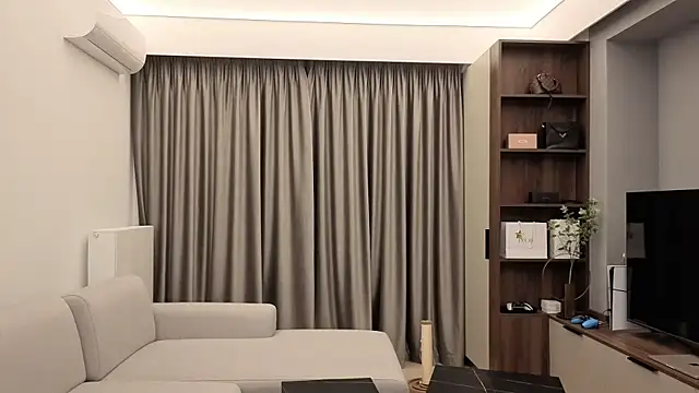 Snapshot of IrisNoire chatting on November 8, 2025, 7:39 pm IrisNoire online show from November 8, 2025, 7:39 pm