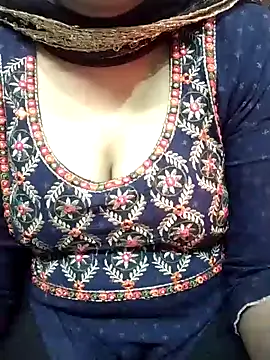 Snapshot of Cute_Sona17 chatting on January 17, 2025, 5:21 am Cute Sona17 online show from January 17, 2025, 5:21 am