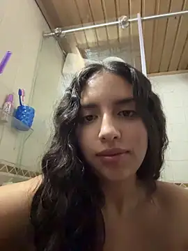 Snapshot of paulette_dupont chatting on April 4, 2026, 2:18 am paulette dupont online show from April 4, 2026, 2:18 am