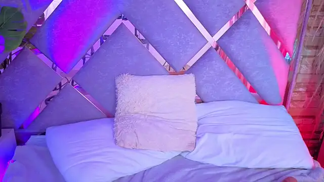 Snapshot of paulette_dupont chatting on March 27, 2026, 8:26 am paulette dupont online show from March 27, 2026, 8:26 am