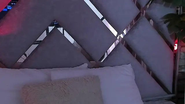 Snapshot of paulette_dupont chatting on March 23, 2026, 1:39 am paulette dupont online show from March 23, 2026, 1:39 am