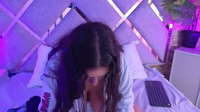 Snapshot of paulette_dupont chatting on March 22, 2026, 3:21 am paulette dupont online show from March 22, 2026, 3:21 am