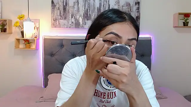 Snapshot of mia_aira chatting on September 15, 2025, 3:34 pm mia aira online show from September 15, 2025, 3:34 pm