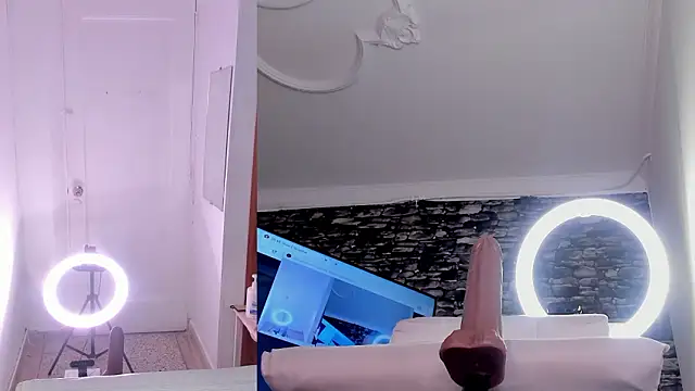 Snapshot of zoe_backer chatting on February 19, 2026, 11:18 am zoe backer online show from February 19, 2026, 11:18 am