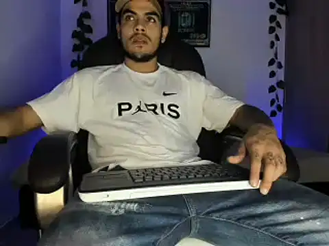 Snapshot of mikee_scooth chatting on March 17, 2025, 12:53 am mikee scooth online show from March 17, 2025, 12:53 am