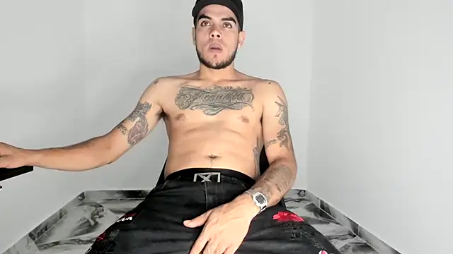 mikee scooth online show from November 23, 2025, 7:02 pm