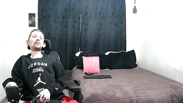 Sophia and Thomas online show from February 22, 2025, 9:12 am