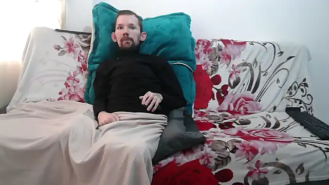 Sophia and Thomas online show from April 12, 2026, 3:26 pm