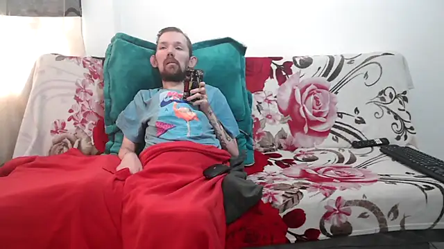 Sophia and Thomas online show from April 15, 2026, 3:27 pm