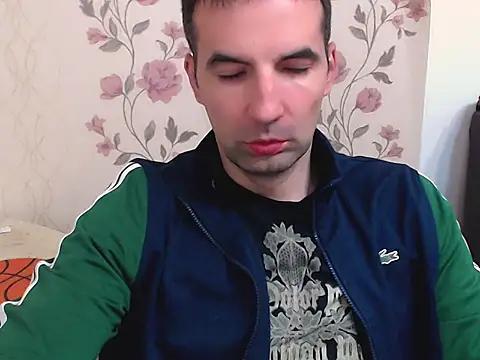 Snapshot of Leo_1617 chatting on April 25, 2026, 9:45 am Leo 1617 online show from April 25, 2026, 9:45 am