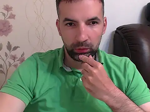 Snapshot of Leo_1617 chatting on May 9, 2026, 11:02 am Leo 1617 online show from May 9, 2026, 11:02 am
