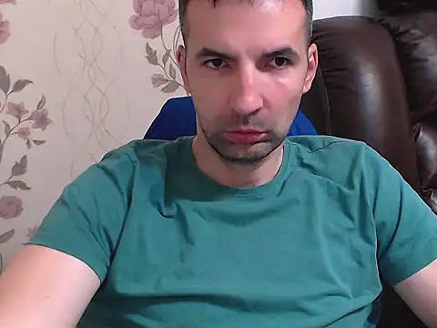 Snapshot of Leo_1617 chatting on May 13, 2026, 10:11 am Leo 1617 online show from May 13, 2026, 10:11 am