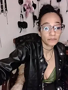 SamaraMartinez online show from May 9, 2026, 1:36 pm