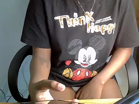 Snapshot of Caryyyl chatting on March 19, 2026, 10:15 am Caryyyl online show from March 19, 2026, 10:15 am