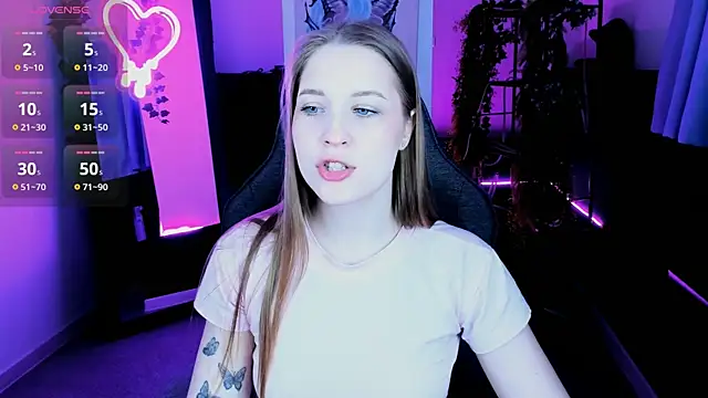 CuteMousee online show from November 8, 2025, 9:24 am