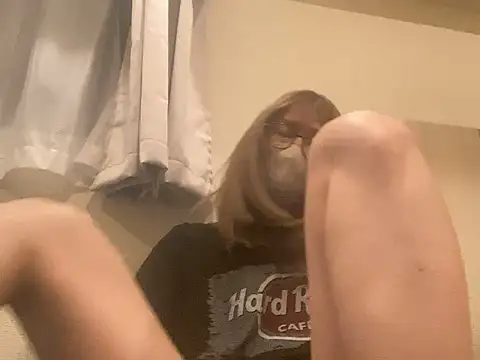 Snapshot of mel__mel chatting on September 22, 2025, 5:41 pm mel mel online show from September 22, 2025, 5:41 pm