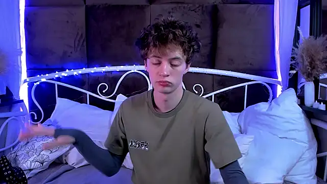 Snapshot of LukeSweet chatting on February 10, 2026, 9:41 am LukeSweet online show from February 10, 2026, 9:41 am