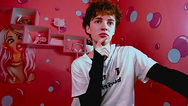 Snapshot of LukeSweet chatting on December 4, 2025, 11:09 am LukeSweet online show from December 4, 2025, 11:09 am