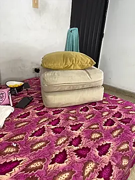 Nadia-melej online show from March 29, 2026, 1:46 pm