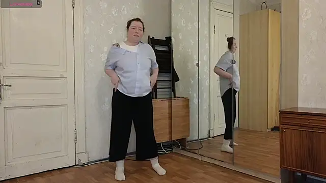 Blush Lolaa online show from March 5, 2025, 2:12 pm