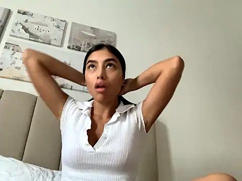 Jacquelinne  online show from December 3, 2024, 12:34 pm