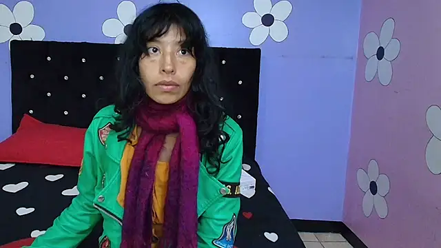 karolinee 66  online show from March 5, 2026, 3:58 am