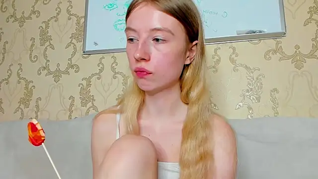 minidivaa  online show from January 4, 2025, 7:44 pm