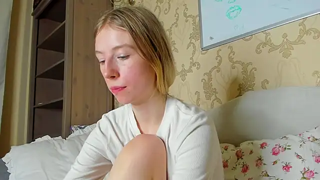 minidivaa  online show from December 30, 2024, 11:38 pm