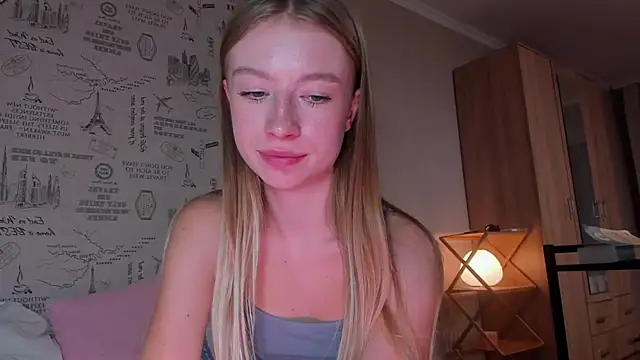 minidivaa  online show from October 29, 2025, 8:30 pm