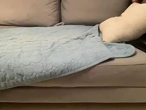 4small4inchlol online show from September 30, 2025, 10:05 pm