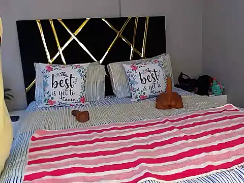 Snapshot of MissBigNipples chatting on October 12, 2025, 10:05 am MissBigNipples online show from October 12, 2025, 10:05 am