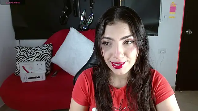 Carolaine69  online show from April 17, 2026, 1:36 pm