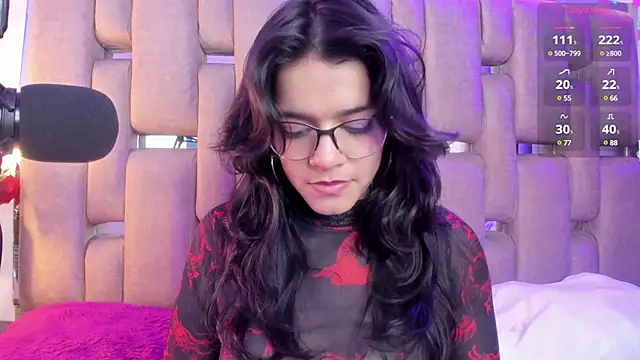 Snapshot of ValerieKay_ chatting on March 3, 2025, 6:46 pm ValerieKay online show from March 3, 2025, 6:46 pm