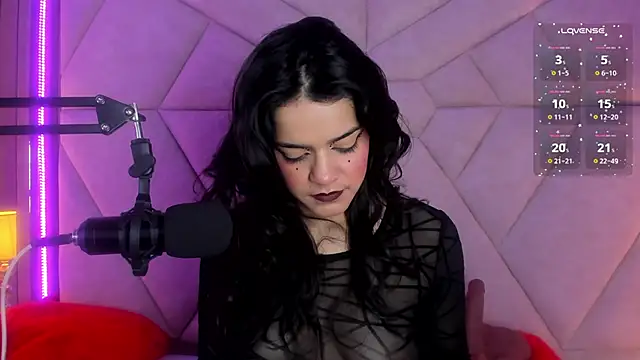 Snapshot of ValerieKay_ chatting on September 26, 2025, 2:24 pm ValerieKay online show from September 26, 2025, 2:24 pm