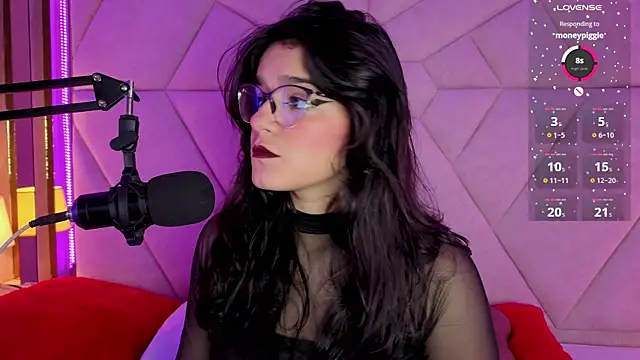 Snapshot of ValerieKay_ chatting on September 27, 2025, 2:34 pm ValerieKay online show from September 27, 2025, 2:34 pm