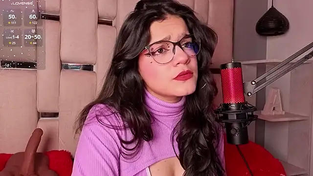 ValerieKay  online show from April 10, 2026, 4:03 pm