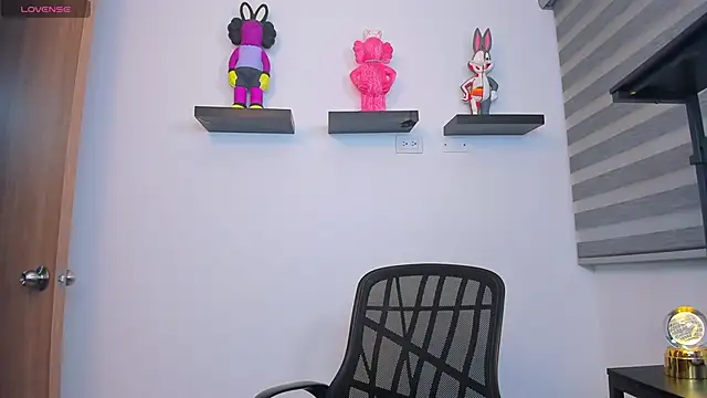 Gangster Girl online show from March 21, 2026, 8:19 am