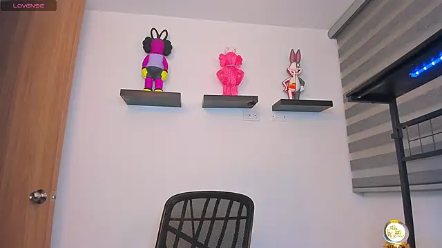 Gangster Girl online show from March 11, 2026, 5:34 am