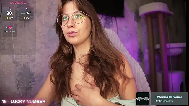 Snapshot of ms_allison_w chatting on November 16, 2025, 11:37 am ms allison w online show from November 16, 2025, 11:37 am