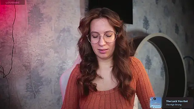 Snapshot of ms_allison_w chatting on December 16, 2025, 11:14 am ms allison w online show from December 16, 2025, 11:14 am