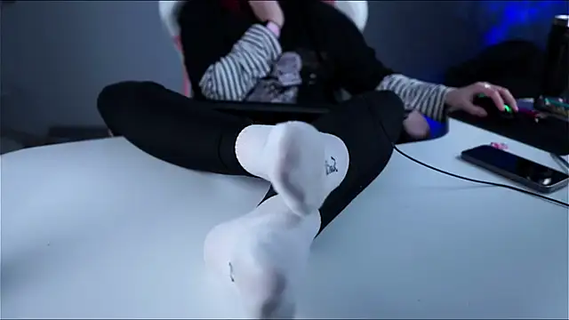 Lana  May online show from March 12, 2025, 2:12 pm