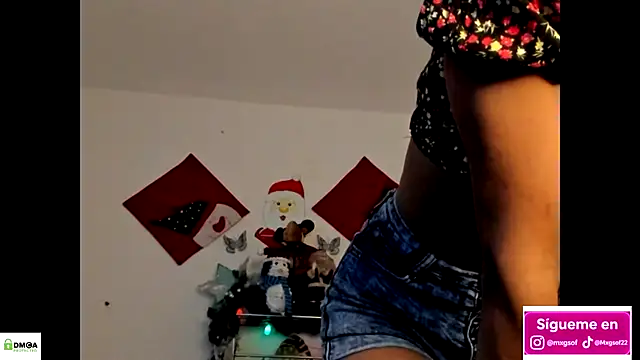 Snapshot of meganthompsonn22 chatting on December 3, 2025, 12:23 am meganthompsonn22 online show from December 3, 2025, 12:23 am